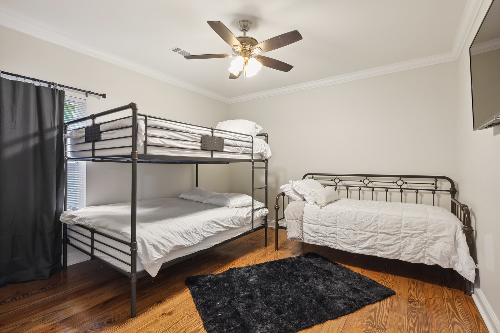 Bunk bedroom thumbnail