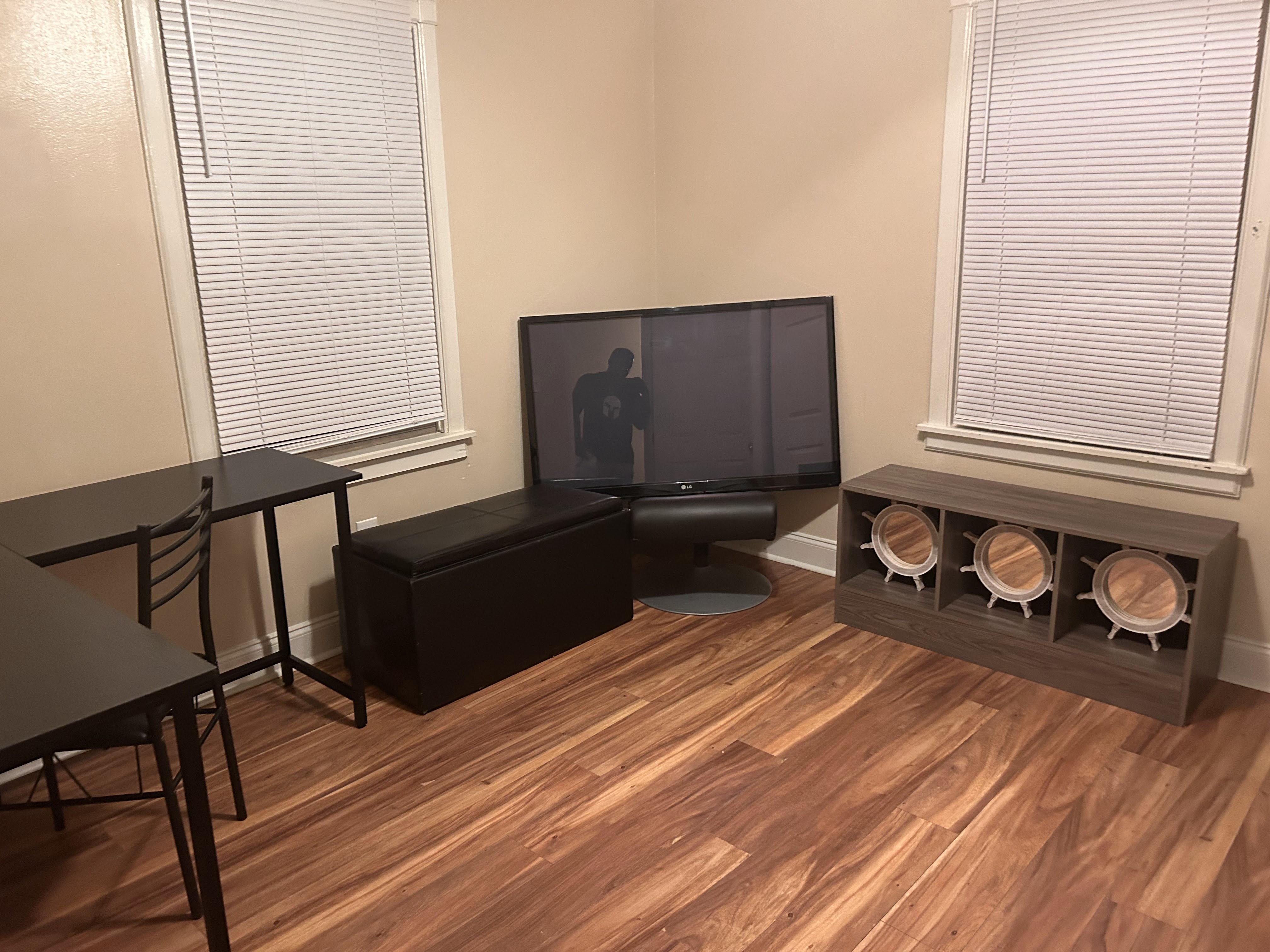 Living room desk area thumbnail